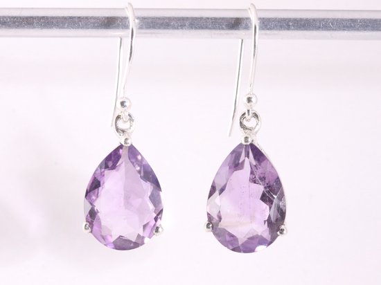 Zilveren oorbellen met amethist afbeelding 4