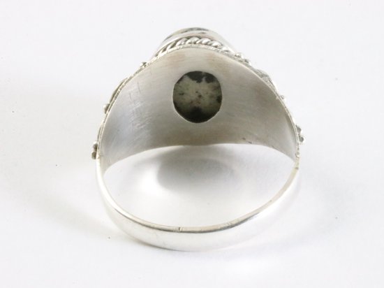 Bewerkte zilveren ring met dalmatier jaspis afbeelding 3