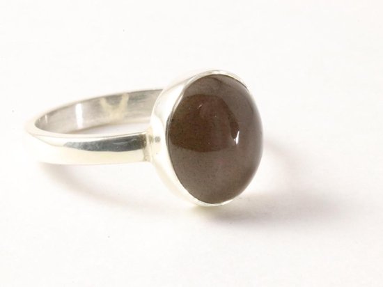 Hoogglans zilveren ring met rode ster saffier afbeelding 1