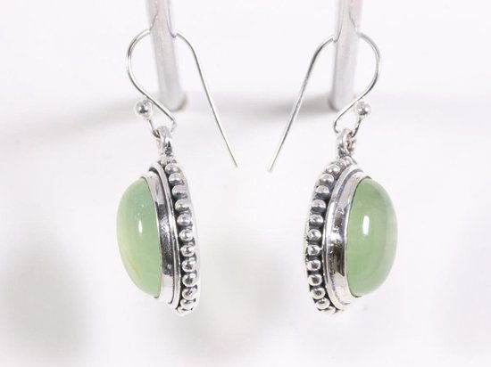 Bewerkte ovale zilveren oorbellen met prehniet afbeelding 2
