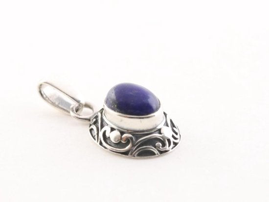 Fijne bewerkte zilveren hanger met lapis lazuli aan ketting afbeelding 2