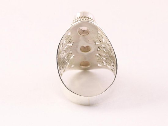 Langwerpige opengewerkte zilveren ring met rozenkwarts afbeelding 3