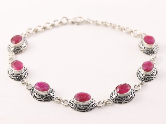 Bewerkte zilveren armband met robijn afbeelding 1