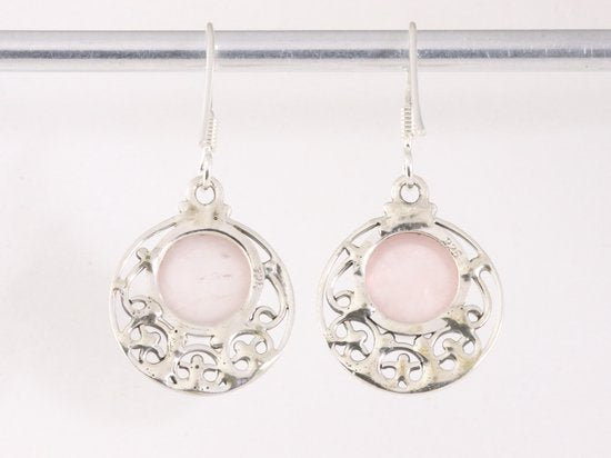 Ronde opengewerkte zilveren oorbellen met rozenkwarts afbeelding 3