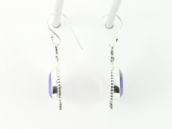 Bewerkte zilveren oorbellen met blauwe saffier afbeelding 2