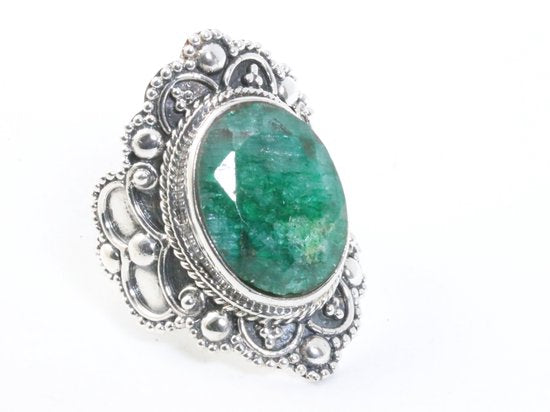 Bewerkte zilveren ring met smaragd afbeelding 1