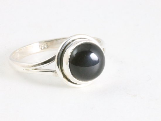 Fijne ronde zilveren ring met onyx afbeelding 1