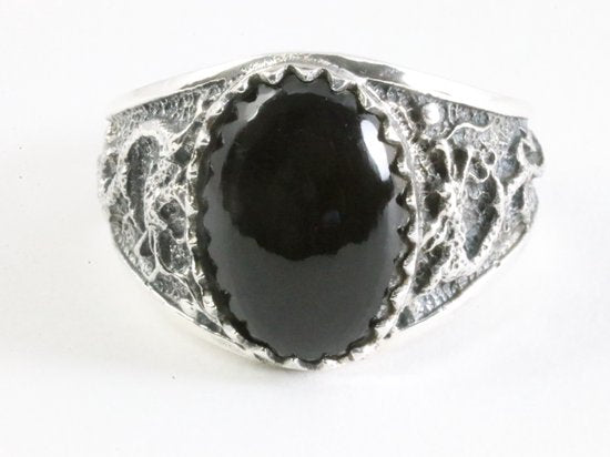 Zware bewerkte zilveren ring met onyx afbeelding 4