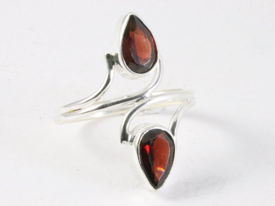 Fijne zilveren ring met granaat afbeelding 1