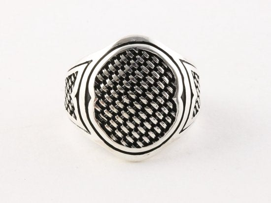 Zware bewerkte zilveren herenring afbeelding 4