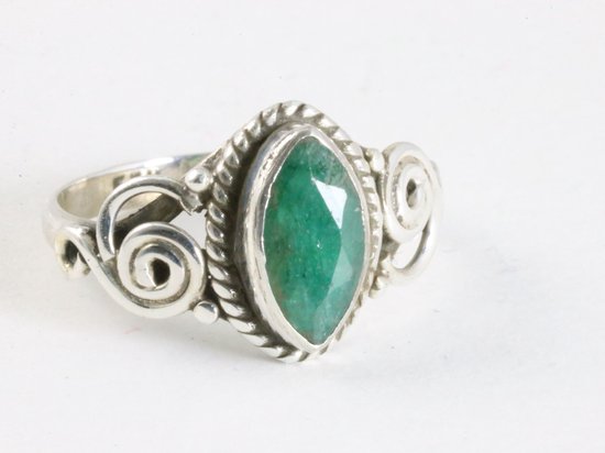 Fijne bewerkte zilveren ring met smaragd afbeelding 1