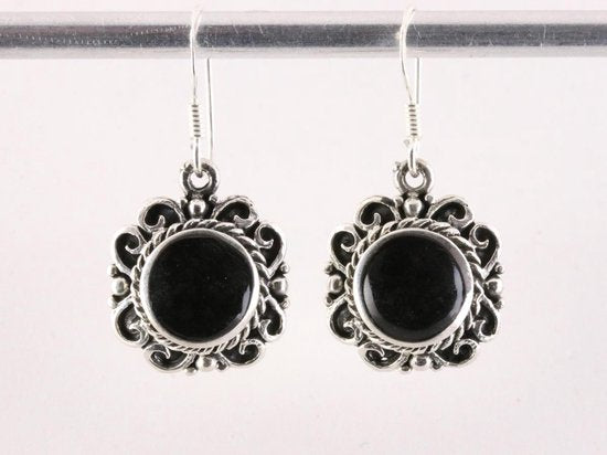 Bewerkte zilveren oorbellen met onyx afbeelding 4