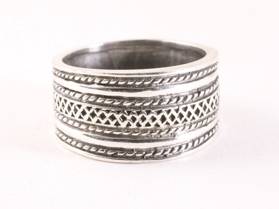 Brede zilveren ring met kabelpatronen afbeelding 4