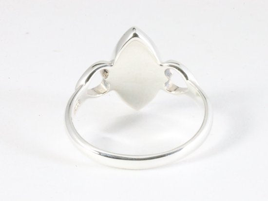 Opengewerkte hoogglans zilveren ring met onyx afbeelding 3