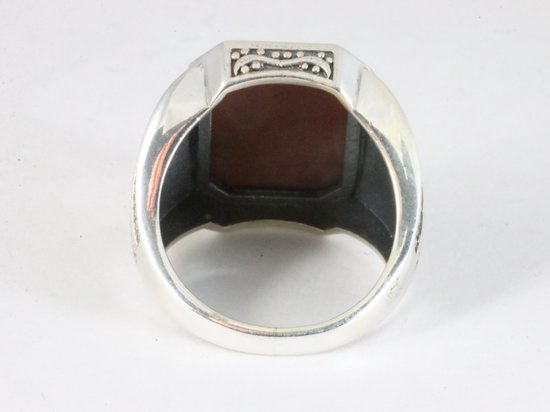 Zware bewerkte zilveren ring met rode jaspis afbeelding 3