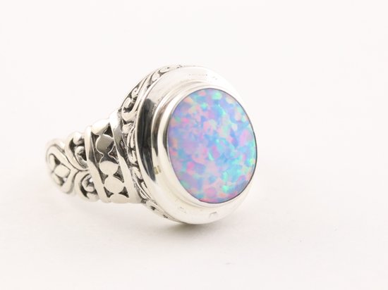 Traditionele bewerkte zilveren ring met Australische opaal afbeelding 1
