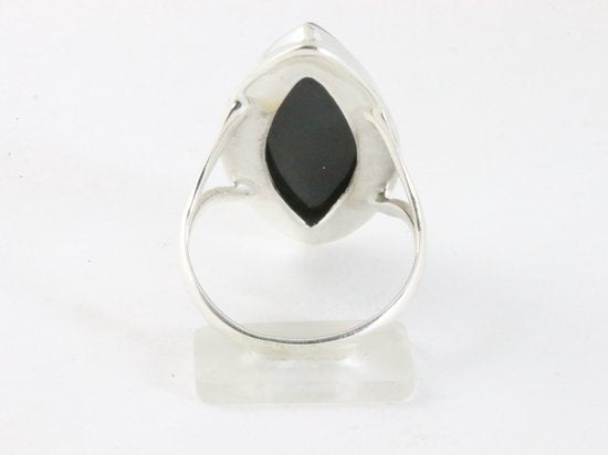 Langwerpige hoogglans zilveren ring met onyx afbeelding 3