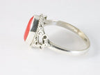 Fijne bewerkte zilveren ring met rode koraal steen afbeelding 2