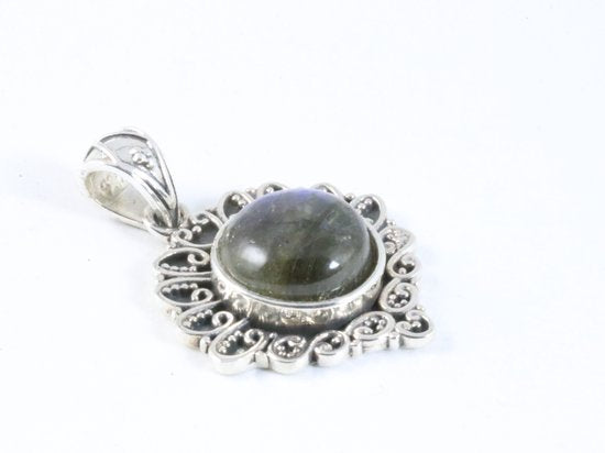 Bewerkte zilveren hanger met labradoriet afbeelding 2