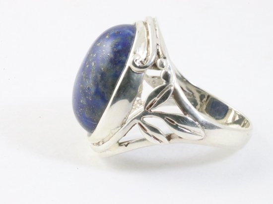 Opengewerkte zilveren ring met lapis lazuli afbeelding 2
