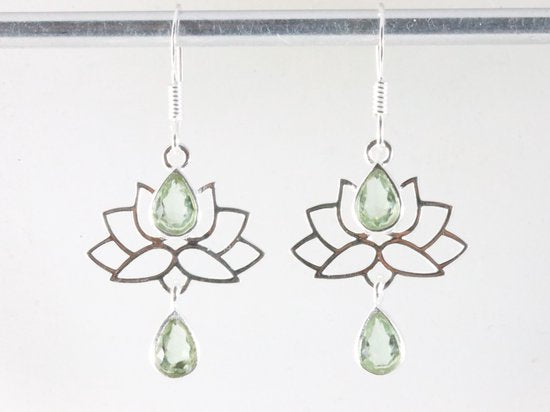 Zilveren lotus oorbellen met groene amethist afbeelding 3