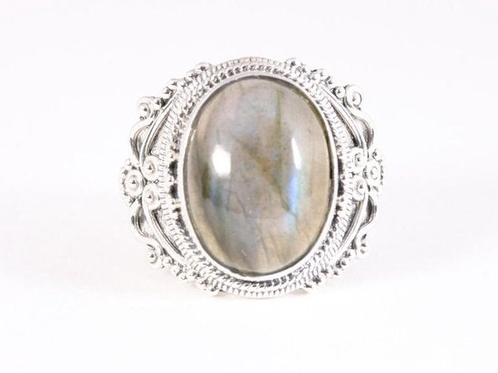 Bewerkte zilveren ring met labradoriet afbeelding 4