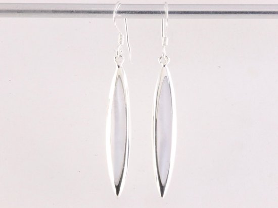 Lange fijne zilveren oorbellen met parelmoer afbeelding 4