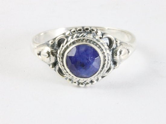 Fijne bewerkte zilveren ring met blauwe saffier afbeelding 4