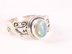 Bewerkte zilveren ring met Ethiopische opaal afbeelding 1