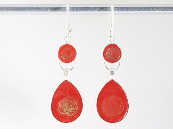 Lange zilveren oorbellen met rode koraal steen afbeelding 2