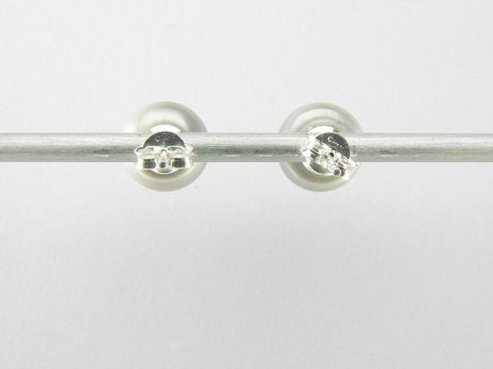 Zilveren oorstekers met natuurlijke grijze zoetwaterparel afbeelding 2