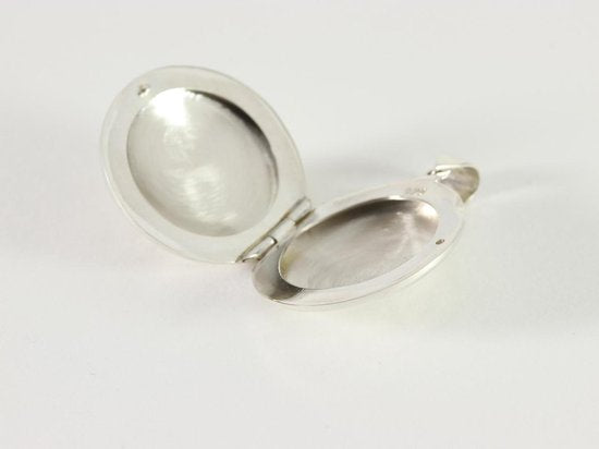 Rond bewerkt zilveren medaillon met abalone schelp afbeelding 3