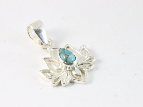Fijne zilveren lotus hanger met blauwe koperturkoois aan ketting afbeelding 2