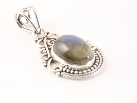 Opengewerkte zilveren hanger met labradoriet afbeelding 2
