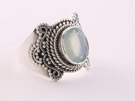 Bewerkte zilveren ring met aqua chalcedoon afbeelding 1