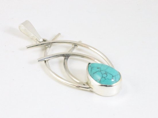 Opengewerkte zilveren hanger met turkoois aan ketting afbeelding 2