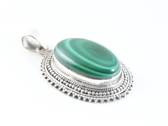 Bewerkte zilveren hanger met grote malachiet steen aan ketting afbeelding 2