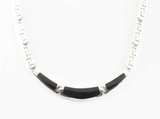 Hoogglans zilveren collier met onyx afbeelding 1