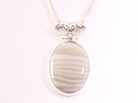Ovale zilveren hanger met flint agaat aan zware snake ketting afbeelding 4