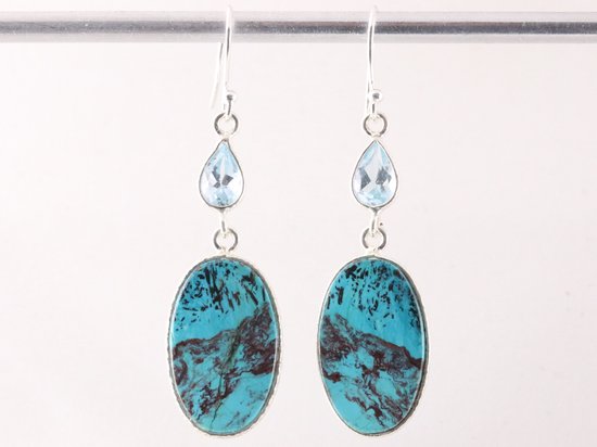 Lange zilveren oorbellen met chrysocolla en blauwe topaas afbeelding 4