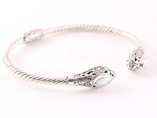 Traditionele bewerkte zilveren klemarmband met welo opaal afbeelding 2