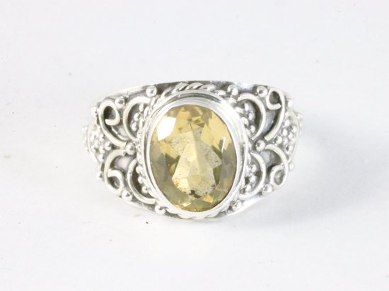 Bewerkte zilveren ring met citrien afbeelding 4