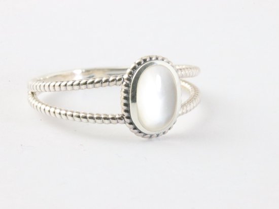 Fijne opengewerkte zilveren ring met parelmoer afbeelding 1