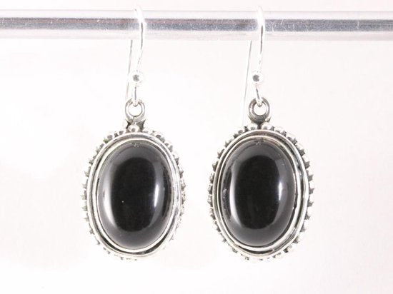 Bewerkte ovale zilveren oorbellen met onyx afbeelding 4