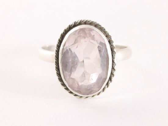 Bewerkte zilveren ring met rozenkwarts afbeelding 4