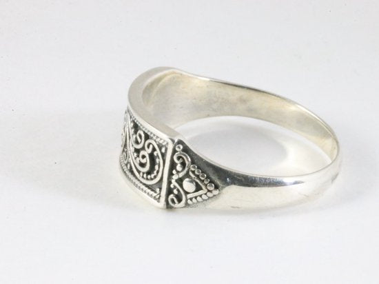 Traditionele fijn bewerkte zilveren ring afbeelding 2