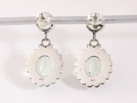 Bewerkte zilveren oorstekers met groene amethist afbeelding 3