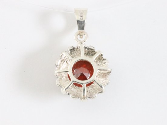 Ronde zilveren hanger met granaat en marcasiet afbeelding 3