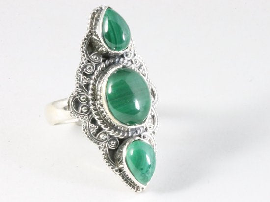 Bewerkte langwerpige zilveren ring met malachiet afbeelding 1