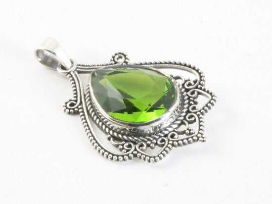 Bewerkte zilveren hanger met peridoot afbeelding 2